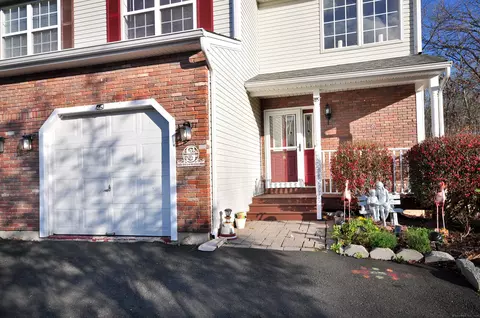 8 Deer Path #8, Rocky Hill, CT 06067
