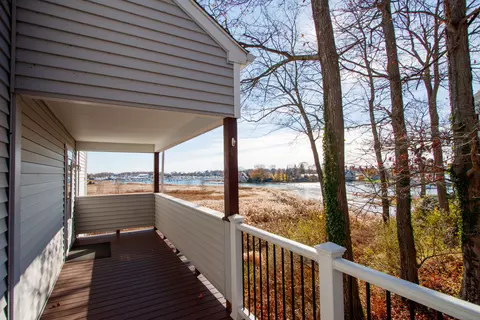 70 Quarry Dock Rd #70, Branford, CT 06405