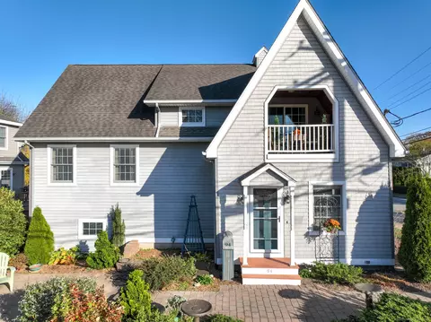 94 Smith St, Groton, CT 06340
