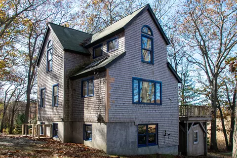 18 1st Ave, Old Saybrook, CT 06475