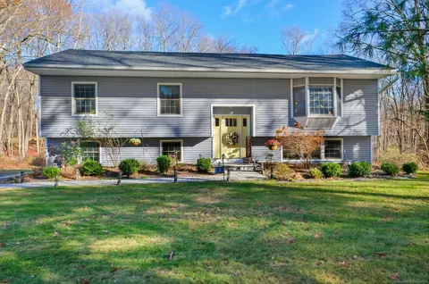 3 Bilberry Rd, Bridgewater, CT 06752