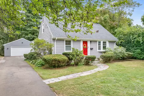 53 Blue Hills Ave, Hamden, CT 06514