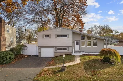 217 Ferndale Ave, Stratford, CT 06614