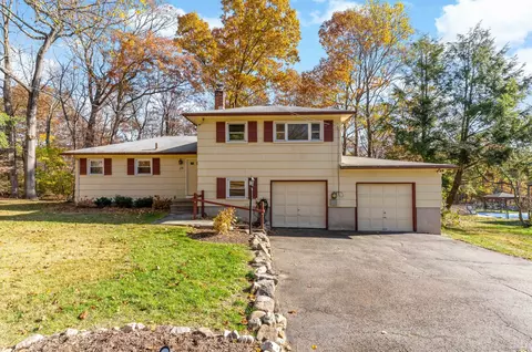 24 Algonquin Rd, Norwalk, CT 06851