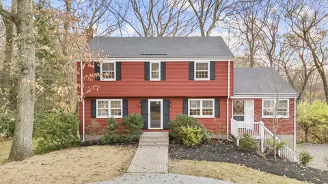 106 Woodhaven Rd, Glastonbury, CT 06033