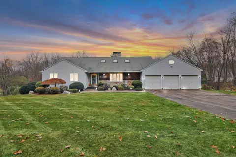 100 Pinnacle Rd, Ellington, CT 06029