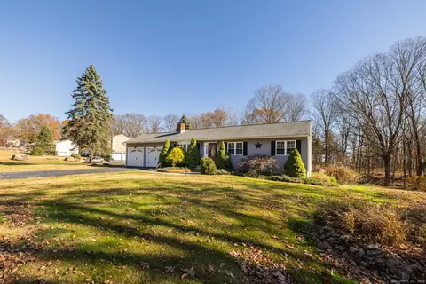 488 Huntington St, Shelton, CT 06484