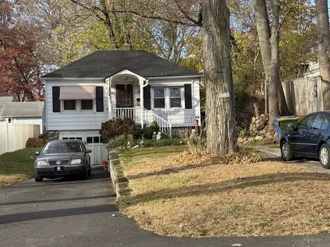 335 Raymond St, Waterbury, CT 06706