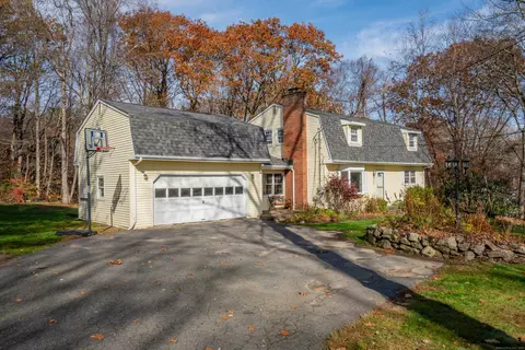 210 Gillette Rd, New Hartford, CT 06057