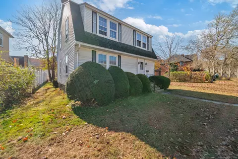 42 Fairchild St, Naugatuck, CT 06770