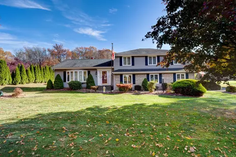 218 Brooke Meadow Rd, Berlin, CT 06037