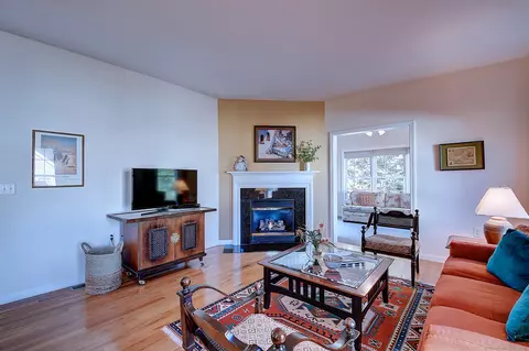 15 Ninas Way, Manchester, CT 06040