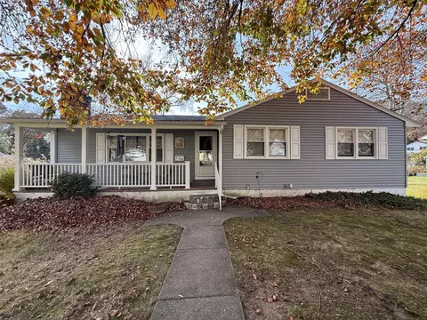 136 Lorann Dr, Naugatuck, CT 06770