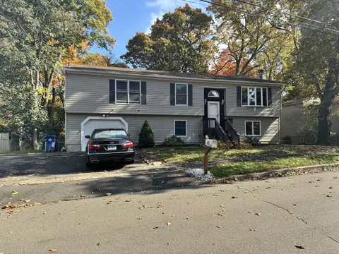49 Josephine Ave, West Haven, CT 06516