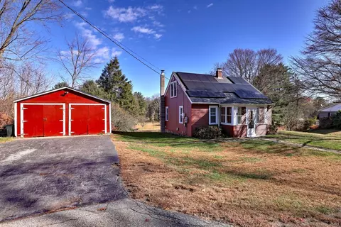 125 Sabin St, Putnam, CT 06260