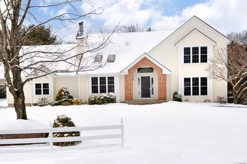 300 Trapper Cir, Windsor, CT 06095
