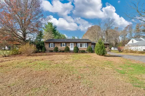 1199 E Street St N, Suffield, CT 06078