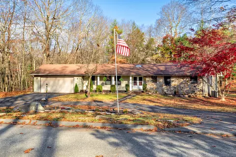 2 Webber Rd, Tolland, CT 06084