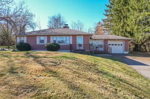146 Hickory Ln, Watertown, CT 06795