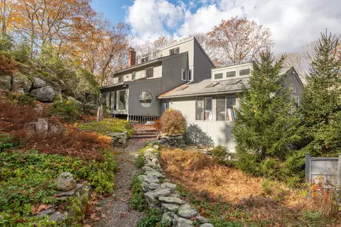 9 Hemlock Hill Rd, Clinton, CT 06413