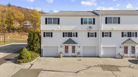 46 Commodore Cmns #46, Derby, CT 06418