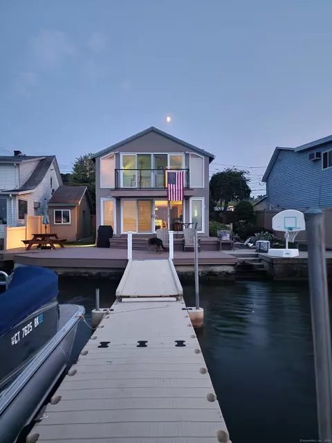 55 E High St, East Hampton, CT 06424