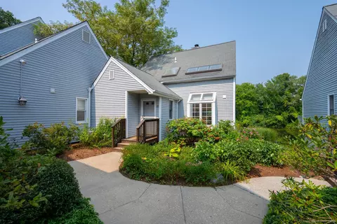 28 Wilton Crst #28, Wilton, CT 06897