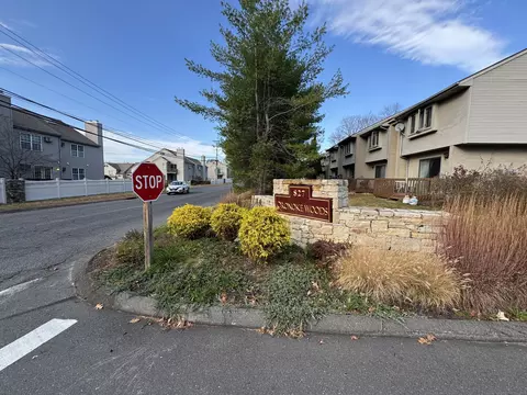 827 Oronoke Rd #2-9, Waterbury, CT 06708