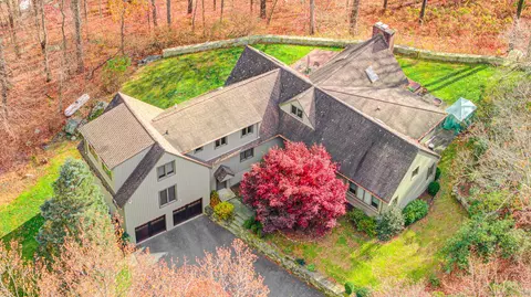 39 Ketcham Rd, Ridgefield, CT 06877