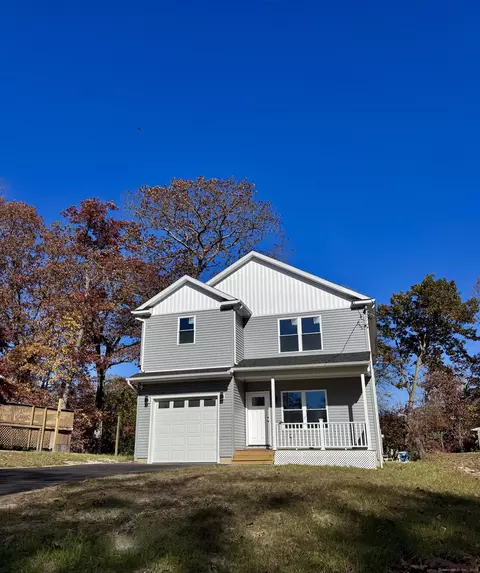 330 Lakeside Dr, Bridgeport, CT 06606