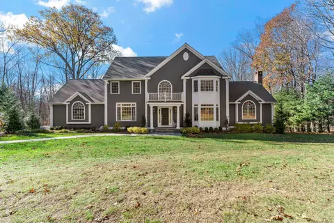 21 Long Wall Rd, Redding, CT 06896