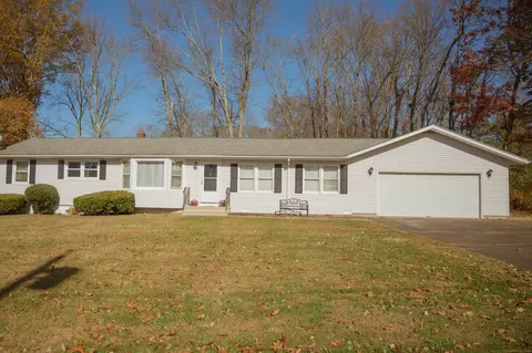 38 Forest View Rd, Northford, CT 06472