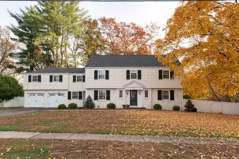 65 Brenway Dr, West Hartford, CT 06117