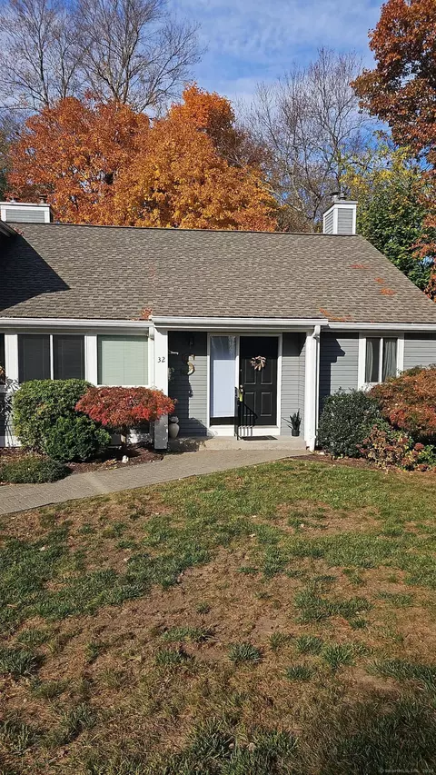 32 Old Mill Ct, Simsbury, CT 06070