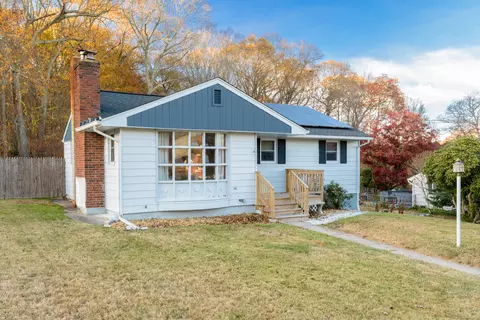 19 Park Avenue Ext, Uncasville, CT 06382