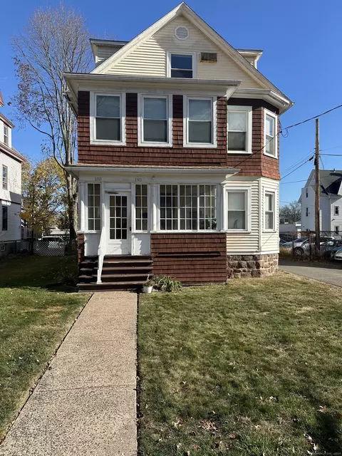 188 Whiting Ln, West Hartford, CT 06119