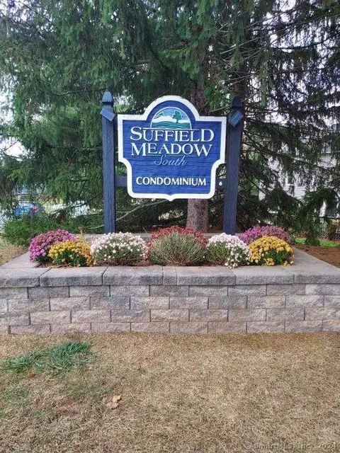 15 Cheltenham Ct #15, Suffield, CT 06078