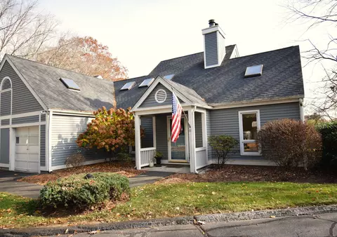 17 Centre Village Dr #17, Madison, CT 06443