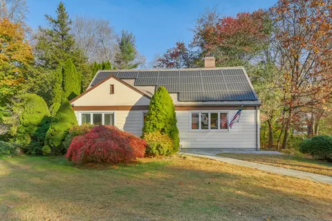 12 Round Hill Rd, Trumbull, CT 06611