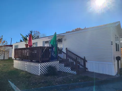 270 Boston Post Rd #TRLR 20, Waterford, CT 06385