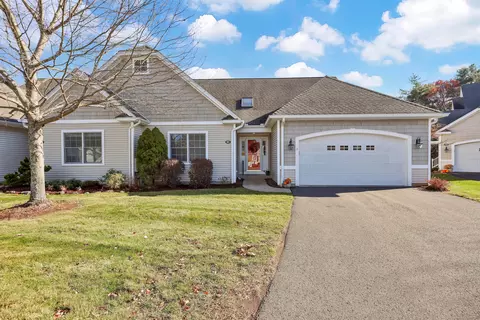 61 Hunt Glen Dr #61, Granby, CT 06035