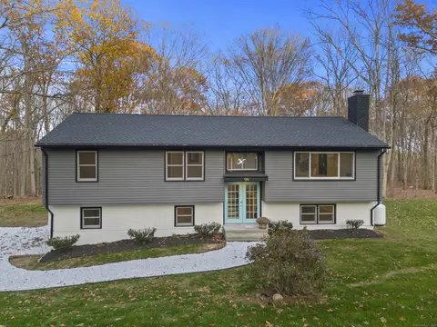 99 S Hoop Pole Rd, Guilford, CT 06437