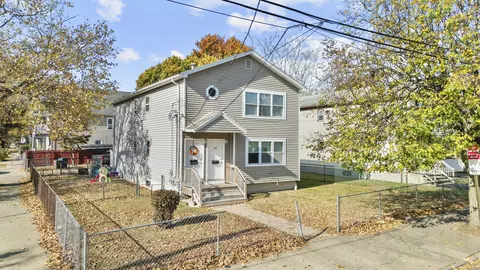 208 Poplar St, New Haven, CT 06513