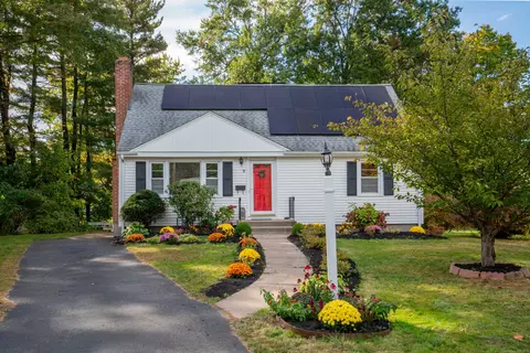 9 Douglas Cir, West Hartford, CT 06110
