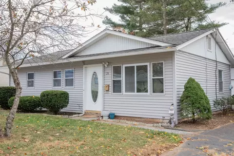 31 Hardwood Rd, Plainville, CT 06062
