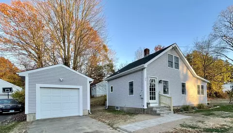 35 Earl St, Manchester, CT 06040
