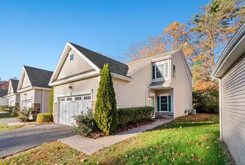 17 Brighton Park Way #17, Bloomfield, CT 06002