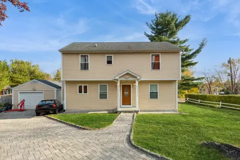 19 Seneca Rd, Shelton, CT 06484