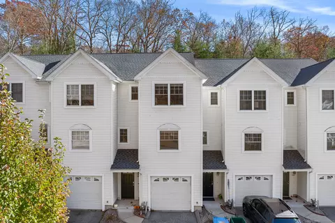166 Summit St #166, Norwich, CT 06360