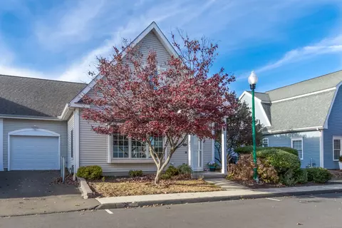 38 Beach Shore Dr #38, Milford, CT 06460